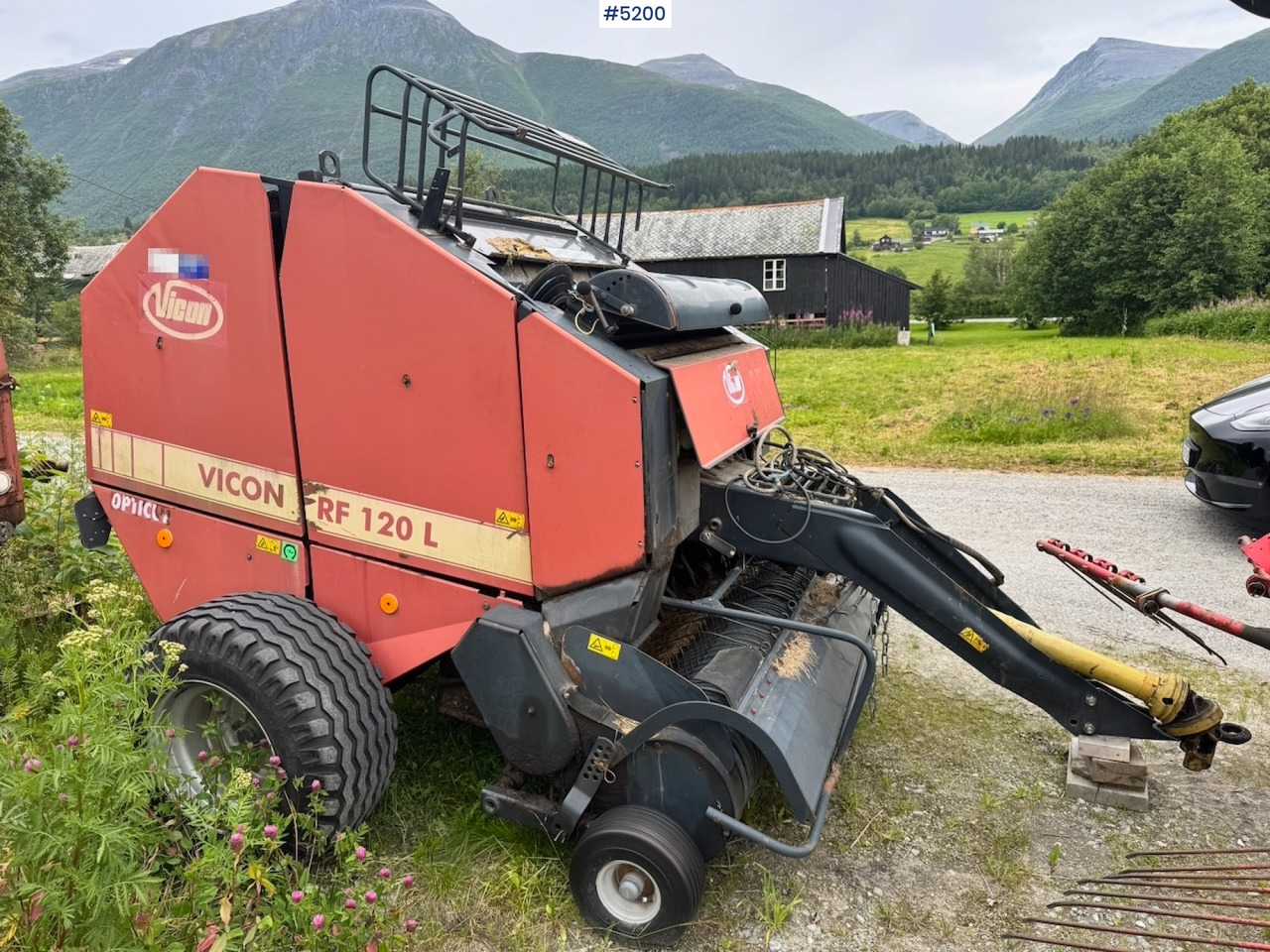 Approx. 2000 Vicon RF 120L Round Baler - Hay and forage equipment: picture 4 Approx. 2000 Vicon RF 120L Round Baler - Hay and forage equipment: picture 4