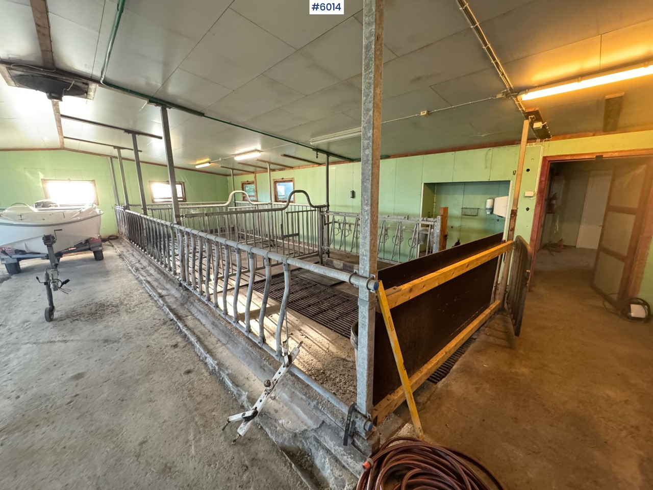Catchment fronts and gates – space for 20–25 cows - Livestock equipment: picture 1 Catchment fronts and gates – space for 20–25 cows - Livestock equipment: picture 1