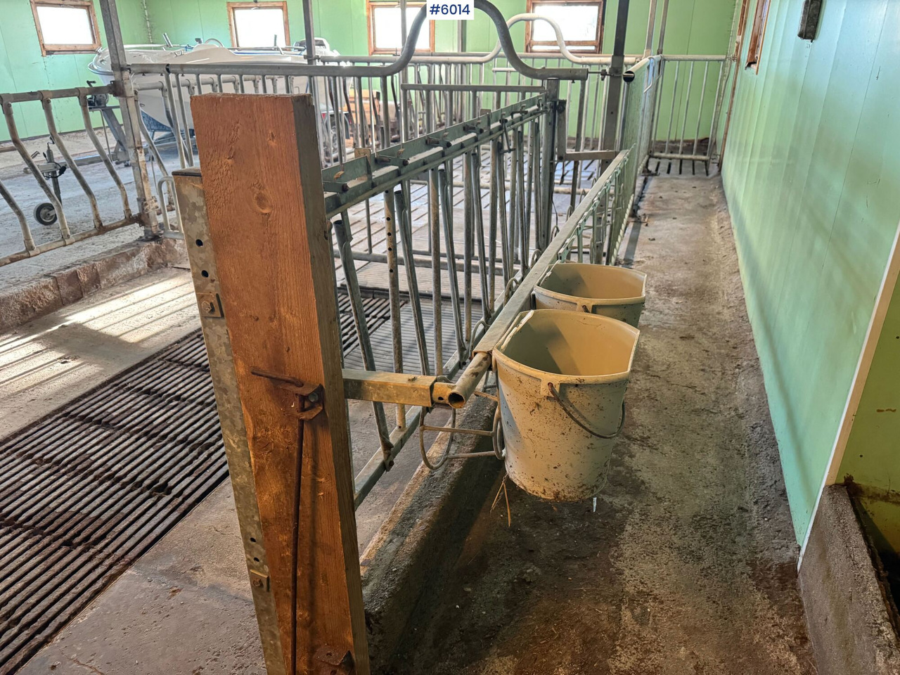 Catchment fronts and gates – space for 20–25 cows - Livestock equipment: picture 5 Catchment fronts and gates – space for 20–25 cows - Livestock equipment: picture 5