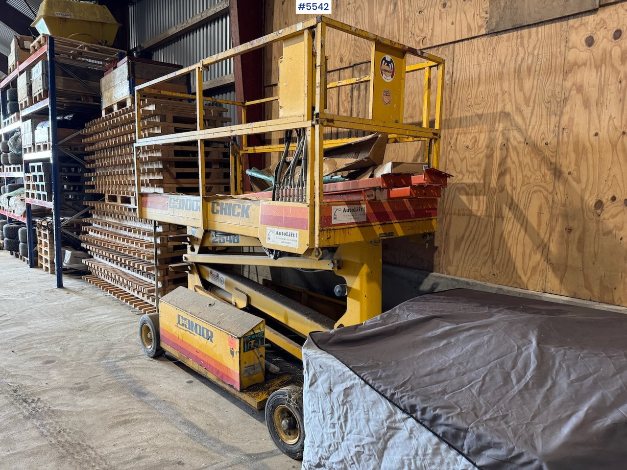 Condor Chick 2548 scissor lift. - Aerial platform: picture 4 Condor Chick 2548 scissor lift. - Aerial platform: picture 4