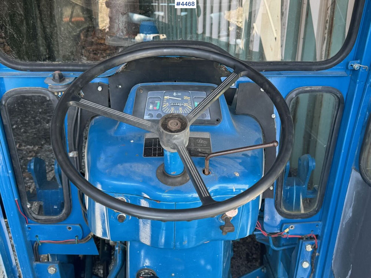 Farm tractor Ford 4000 4x2 - approx. 1970 model: picture 15