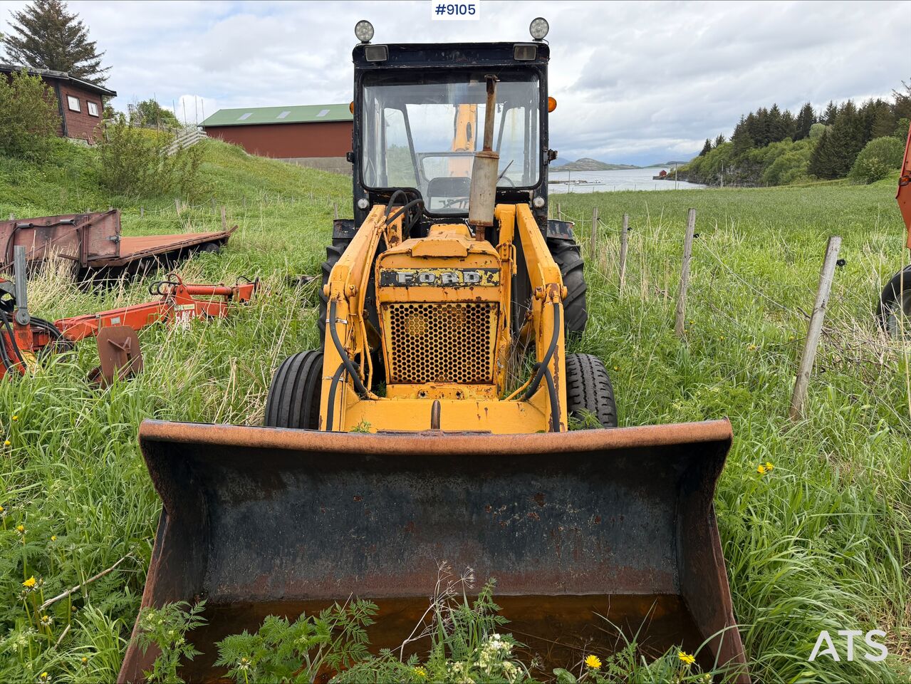 Ford 4220 Backhoe loader - Farm tractor: picture 2 Ford 4220 Backhoe loader - Farm tractor: picture 2