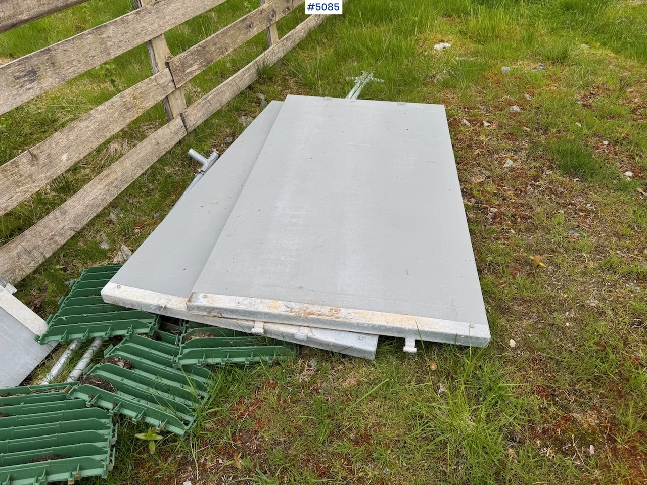 Iceland's Front Fence Barn Systems - Construction equipment: picture 5 Iceland's Front Fence Barn Systems - Construction equipment: picture 5