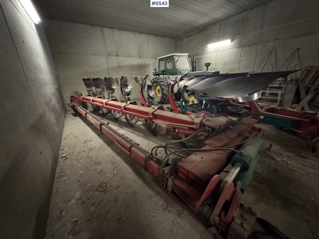 Kverneland PB100 6-Flour Vario Semi-Reversible Plough - Soil tillage equipment: picture 4 Kverneland PB100 6-Flour Vario Semi-Reversible Plough - Soil tillage equipment: picture 4