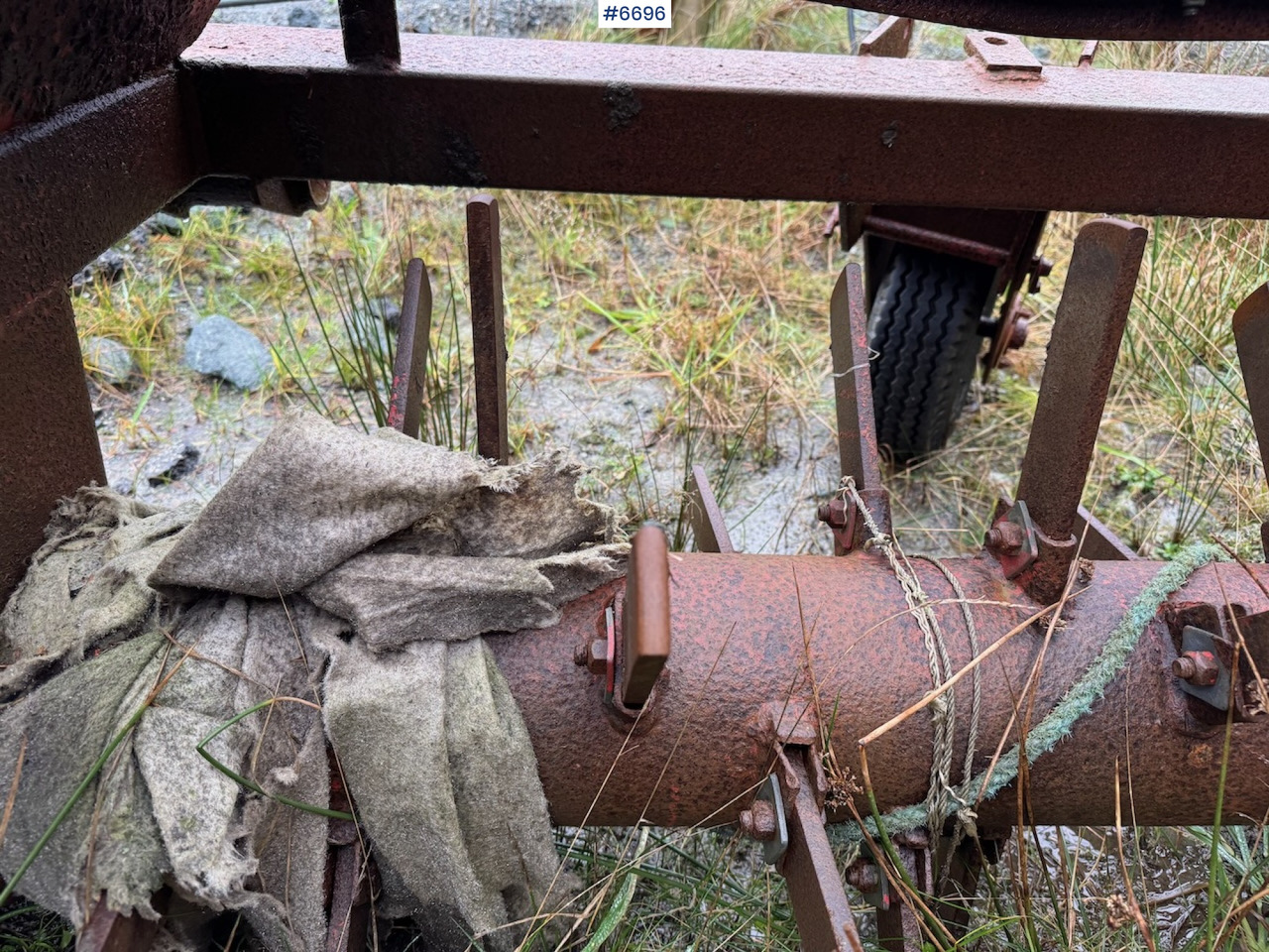 Soil tillage equipment Kverneland stone rake 4 m.: picture 12