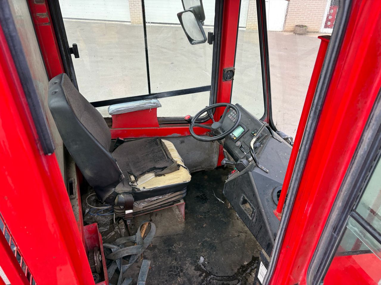 Tractor unit mol ym220: picture 8