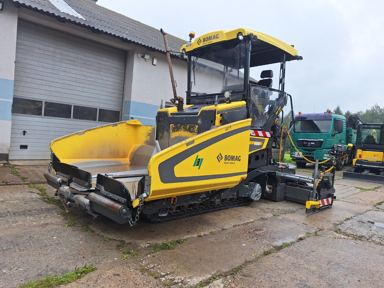Bomag Bf 300C-3 - Asphalt paver: picture 1 Bomag Bf 300C-3 - Asphalt paver: picture 1