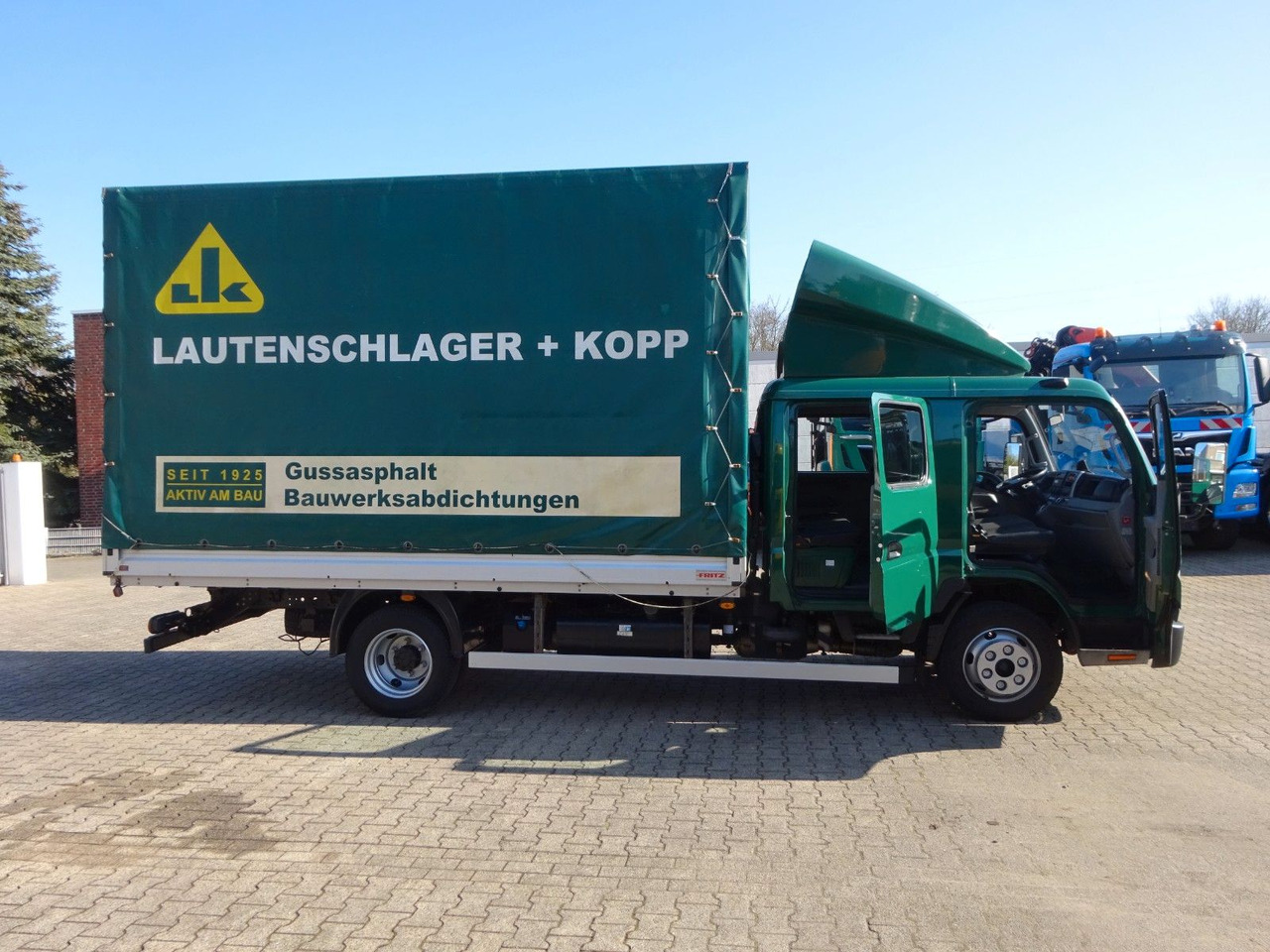 Curtain side van, Combi van FUSO 7C180D Canter mit Doppelkabine 4x2: picture 9