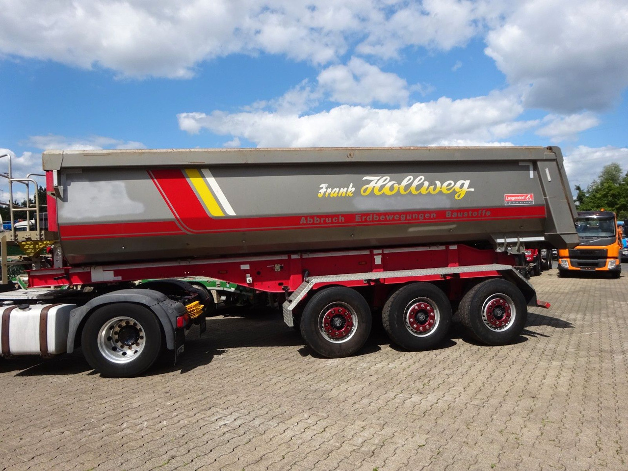 Tipper semi-trailer Langendorf Kippauflieger mit 3 Achsen Stahl: picture 8 Tipper semi-trailer Langendorf Kippauflieger mit 3 Achsen Stahl: picture 8