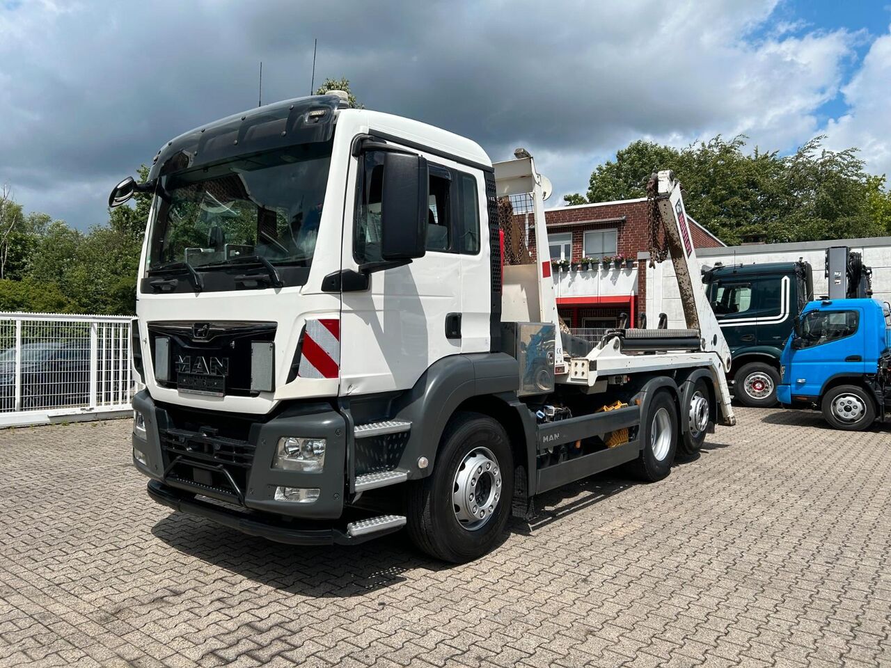 MAN 26.420 TGS Multilift Absetzkipper - Skip loader truck: picture 2 MAN 26.420 TGS Multilift Absetzkipper - Skip loader truck: picture 2