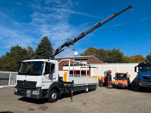 Mercedes-Benz 1221 Pritsche + HIAB XS077 ES 3 - 4x2 weiß - Dropside/ Flatbed truck, Crane truck: picture 1 Mercedes-Benz 1221 Pritsche + HIAB XS077 ES 3 - 4x2 weiß - Dropside/ Flatbed truck, Crane truck: picture 1