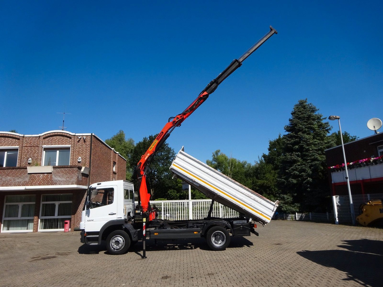 Mercedes-Benz 1224 Atego MEILLER 3Skipper + PK 8500 Kran - Tipper, Crane truck: picture 3 Mercedes-Benz 1224 Atego MEILLER 3Skipper + PK 8500 Kran - Tipper, Crane truck: picture 3