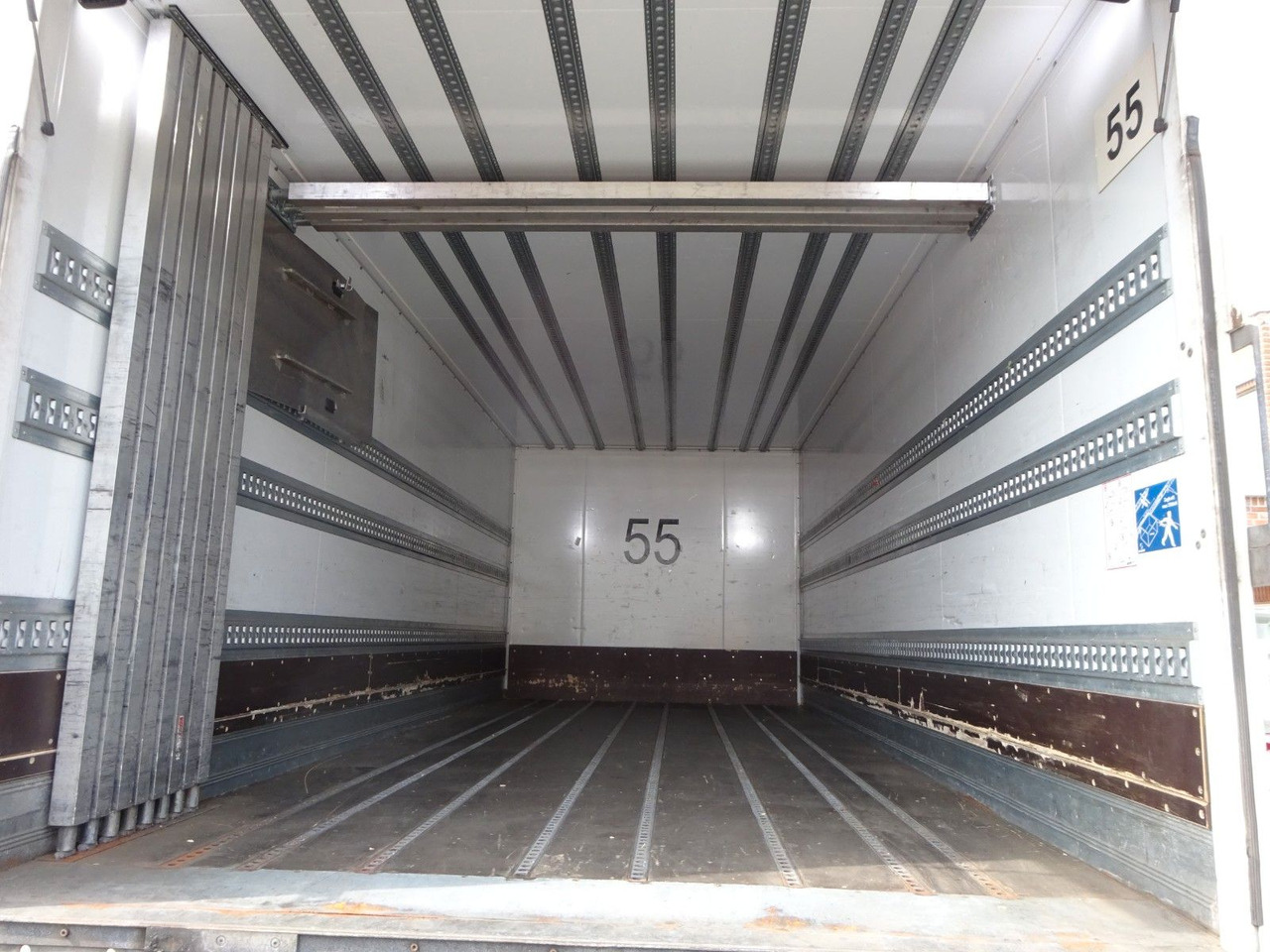 Box truck Mercedes-Benz 1842 Antos Koffer  + BÄR Ladebordwand 4x2: picture 12