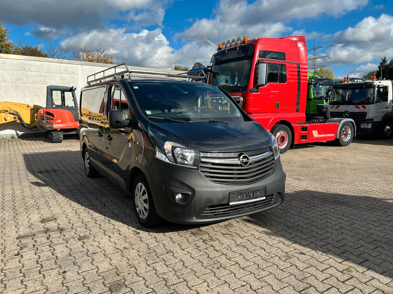 Opel Vivaro CDTI Kastenwagen 4x2 - Small van: picture 2 Opel Vivaro CDTI Kastenwagen 4x2 - Small van: picture 2