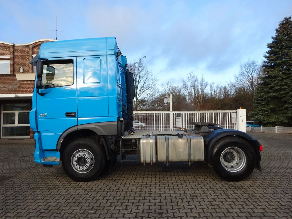 DAF XF 440 + Hydrl. Pumpe 4x2 - Tractor unit: picture 3 DAF XF 440 + Hydrl. Pumpe 4x2 - Tractor unit: picture 3