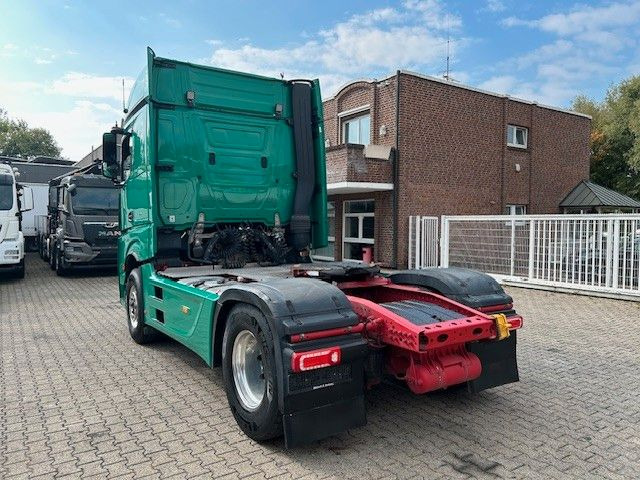Mercedes-Benz 1851 Actros SZM mit Kipper-Pumpe 4x2 - Tractor unit: picture 4 Mercedes-Benz 1851 Actros SZM mit Kipper-Pumpe 4x2 - Tractor unit: picture 4