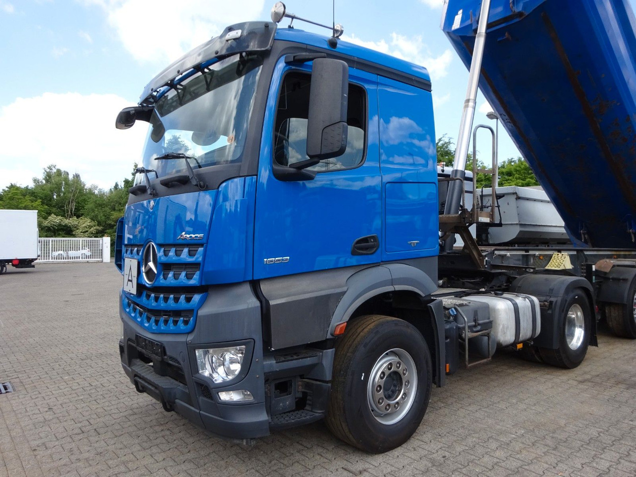 Mercedes-Benz 1853 Arocs SZM mit Kipperpumpe - Tractor unit: picture 1 Mercedes-Benz 1853 Arocs SZM mit Kipperpumpe - Tractor unit: picture 1