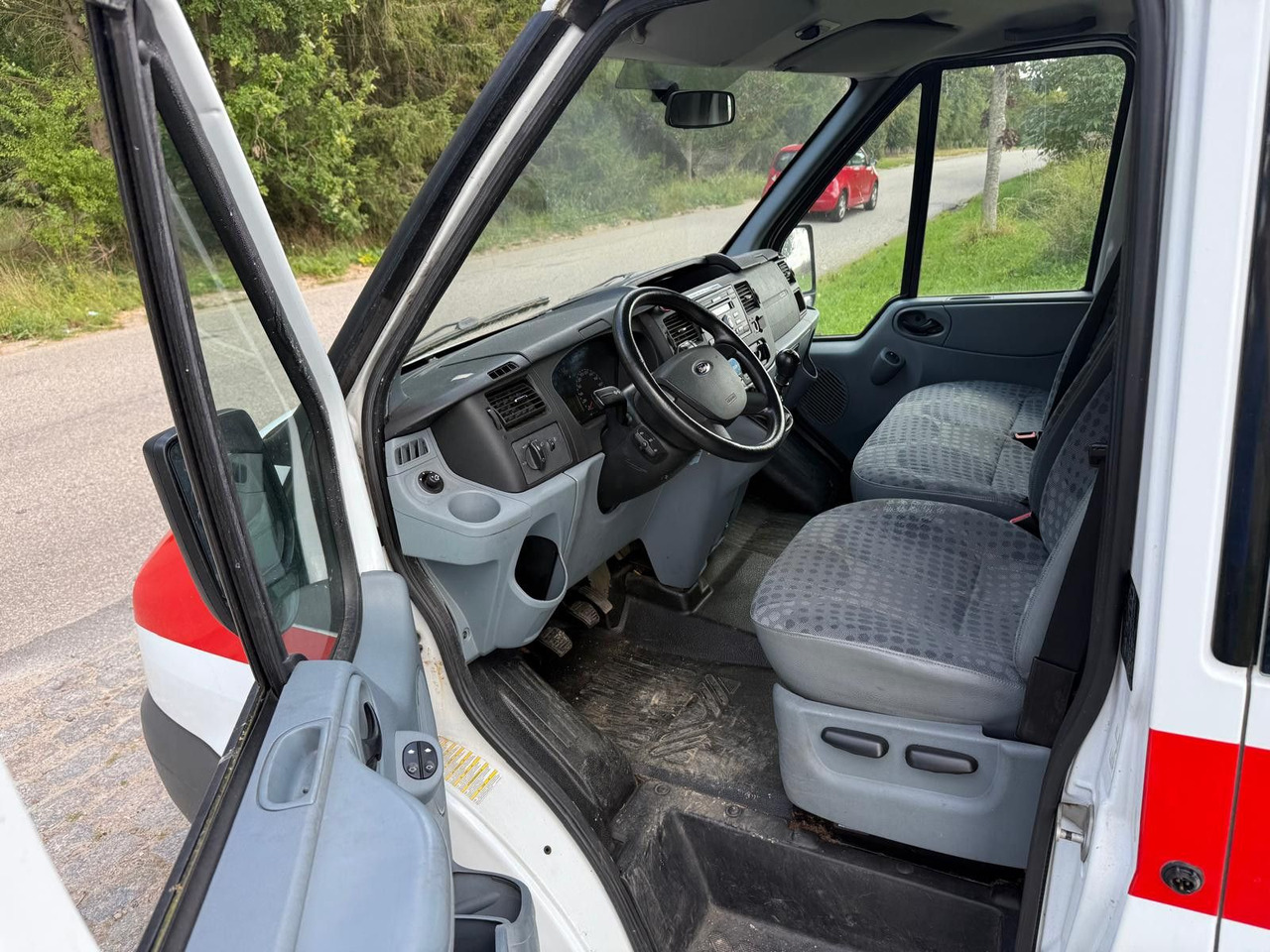 Passenger van Ford Transit Kombi FT 300 K: picture 10