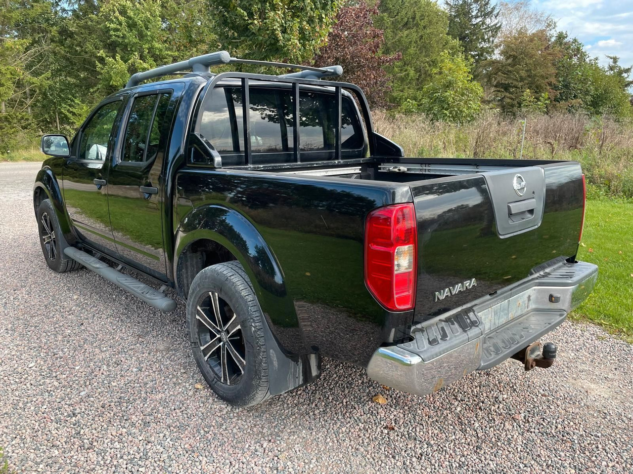 Nissan Navara Pickup Double Cab LE V6 4x4 LB - SUV: picture 3 Nissan Navara Pickup Double Cab LE V6 4x4 LB - SUV: picture 3
