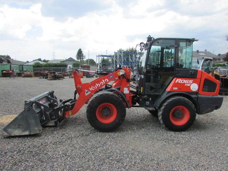 Kubota R 065 Radlader 30.000 EUR - Wheel loader: picture 1 Kubota R 065 Radlader 30.000 EUR - Wheel loader: picture 1