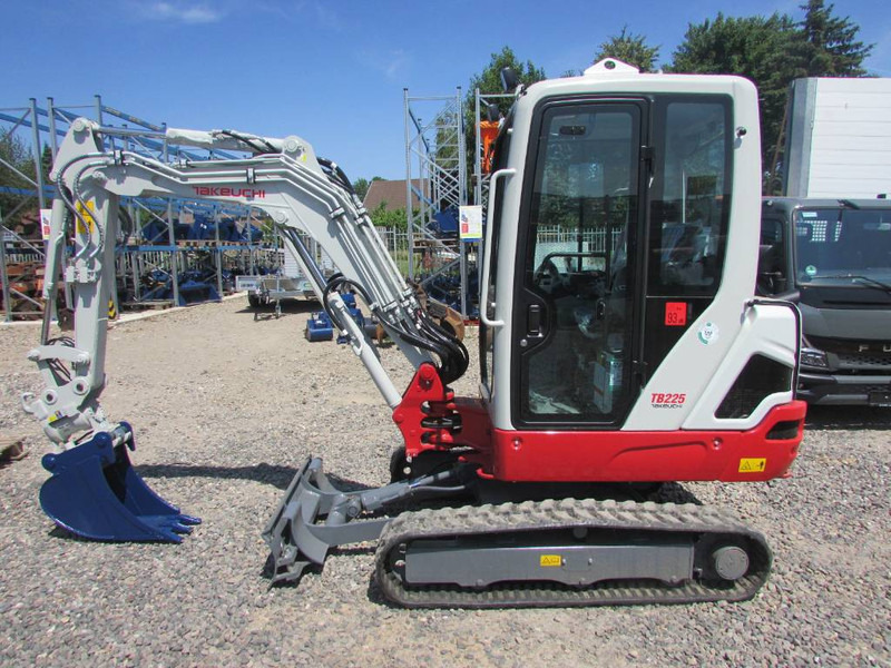 Takeuchi TB 225 Minibagger 42.500 EUR - Mini excavator: picture 1 Takeuchi TB 225 Minibagger 42.500 EUR - Mini excavator: picture 1
