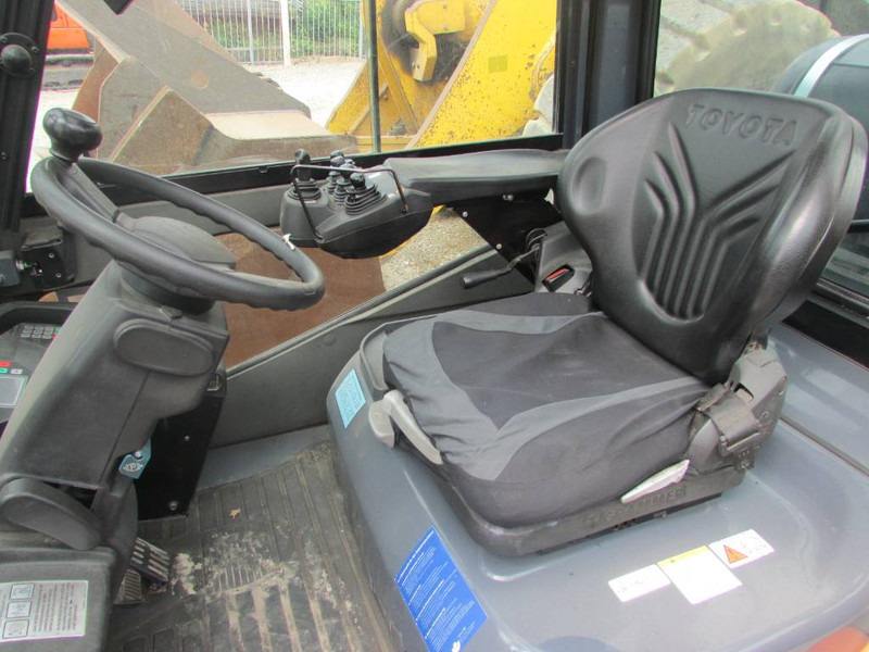 LPG forklift Toyota 02-8 FGF 25 Tonero 25 Gas Stapler 02-8FGF25 7500€: picture 6