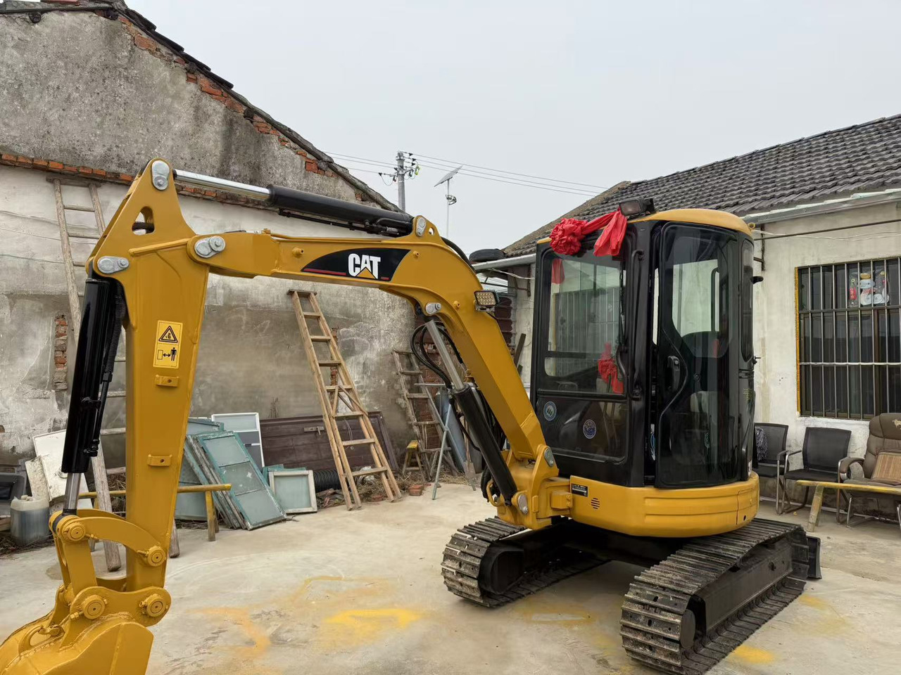 CATERPILLAR 303CR - Mini excavator: picture 1 CATERPILLAR 303CR - Mini excavator: picture 1
