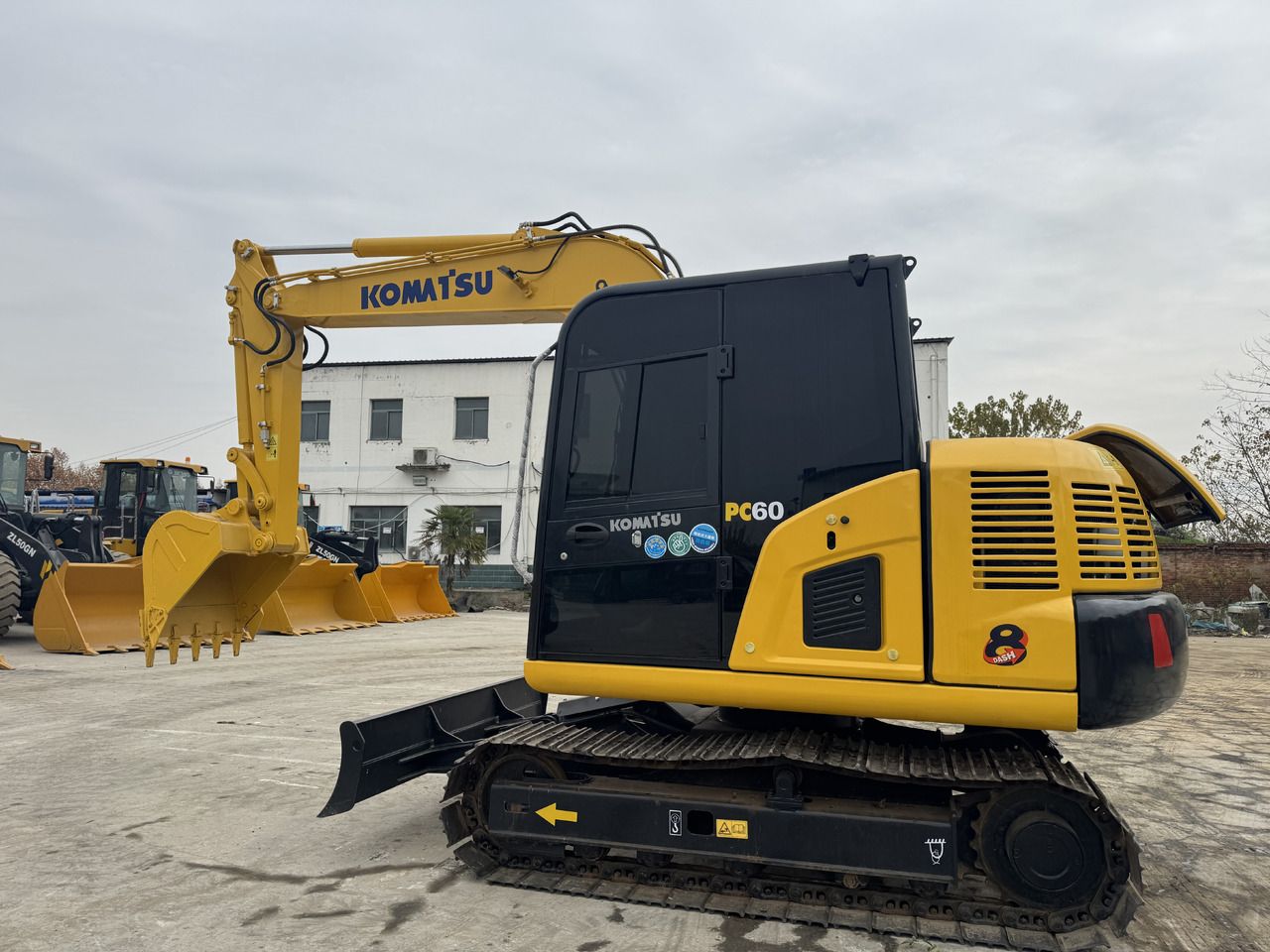 KOMATSU PC60-8 - Mini excavator: picture 2 KOMATSU PC60-8 - Mini excavator: picture 2