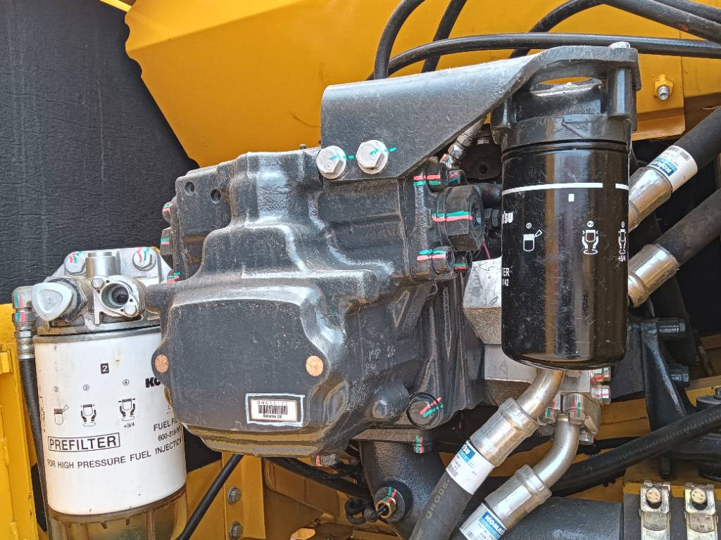 Komatsu PC 210-8  - Crawler excavator: picture 4 Komatsu PC 210-8  - Crawler excavator: picture 4