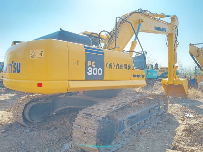 Komatsu PC 300 - Crawler excavator: picture 2 Komatsu PC 300 - Crawler excavator: picture 2