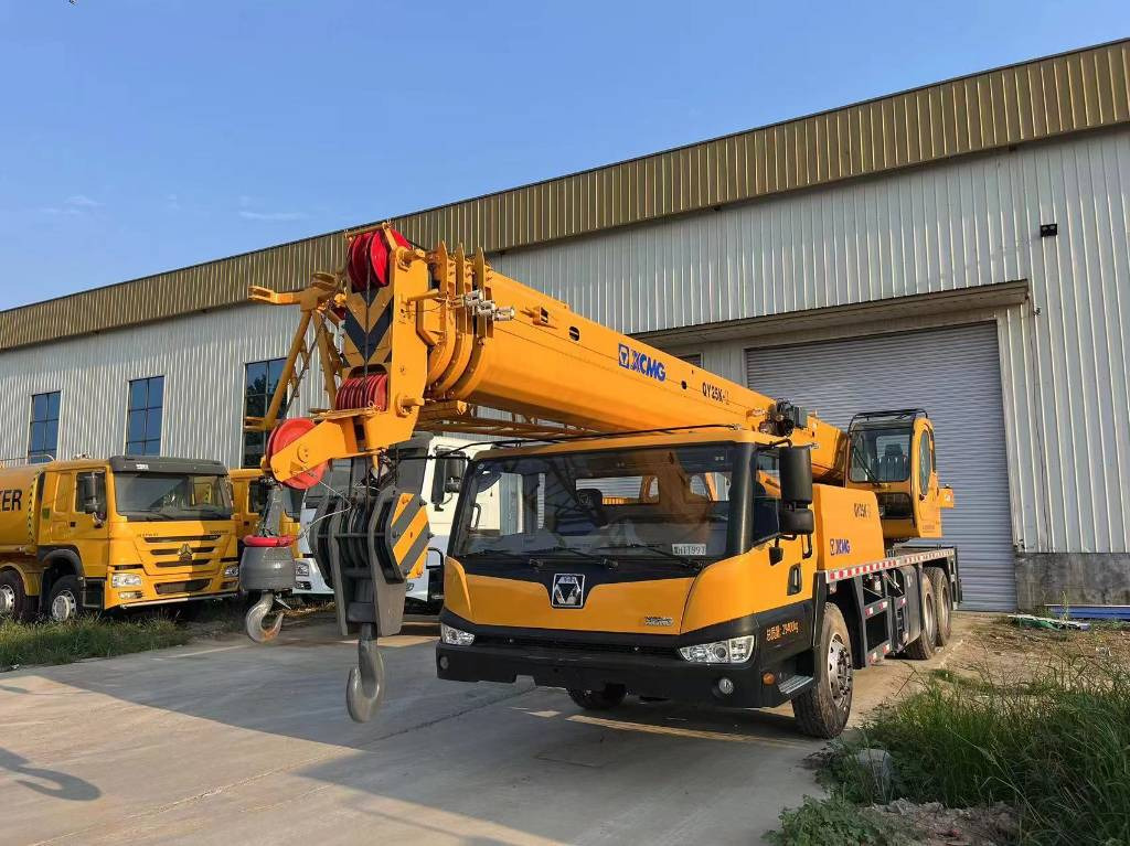 XCMG QY25K-II - Crane: picture 3 XCMG QY25K-II - Crane: picture 3