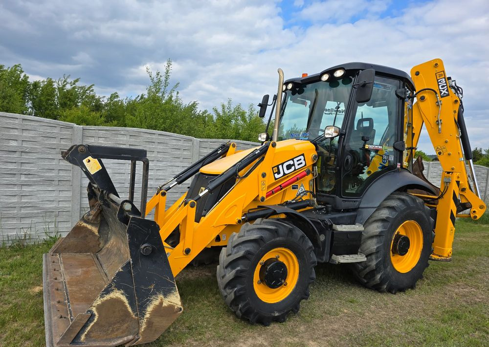 JCB - Backhoe loader: picture 1 JCB - Backhoe loader: picture 1