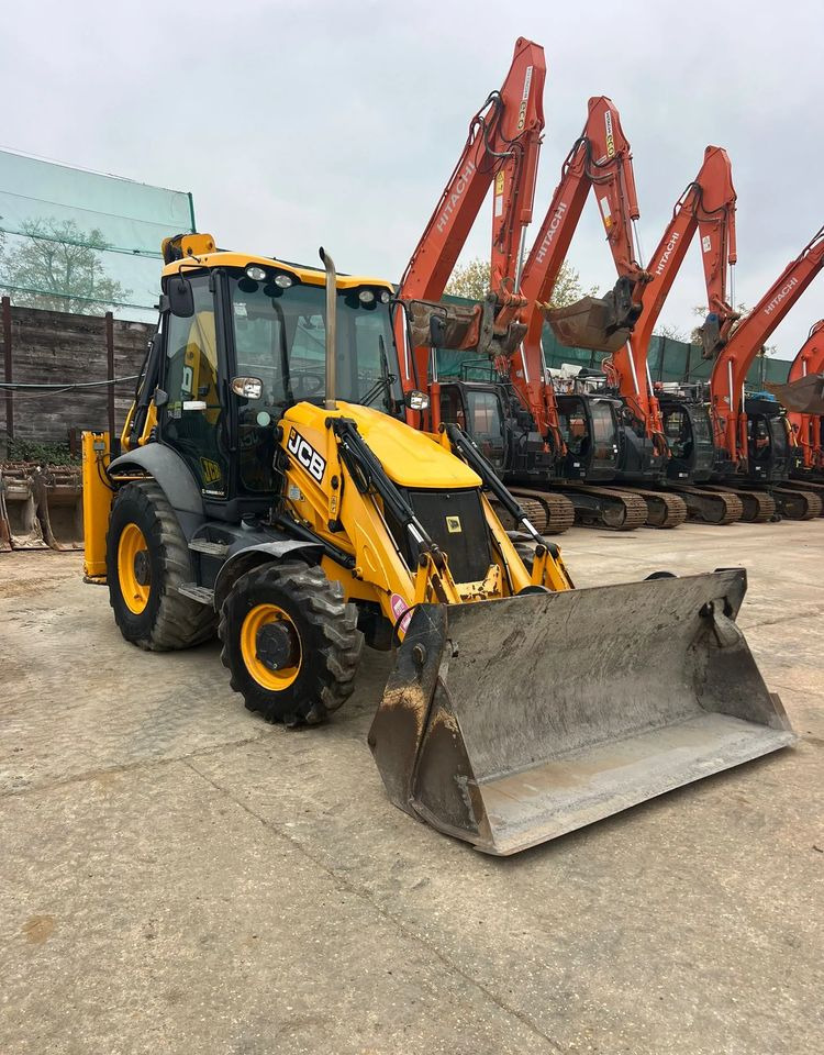 JCB - Backhoe loader: picture 1 JCB - Backhoe loader: picture 1