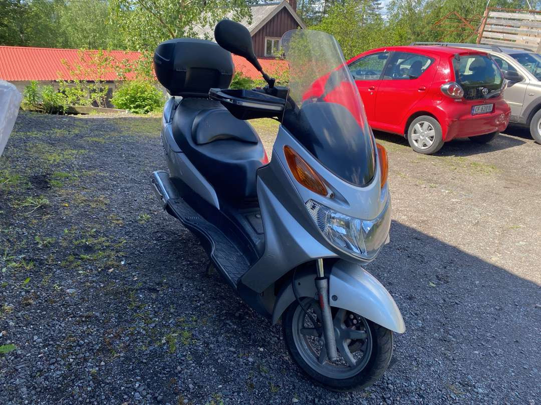 Suzuki Burgman UH 125//Lett MC - Motorcycle trailer: picture 2 Suzuki Burgman UH 125//Lett MC - Motorcycle trailer: picture 2