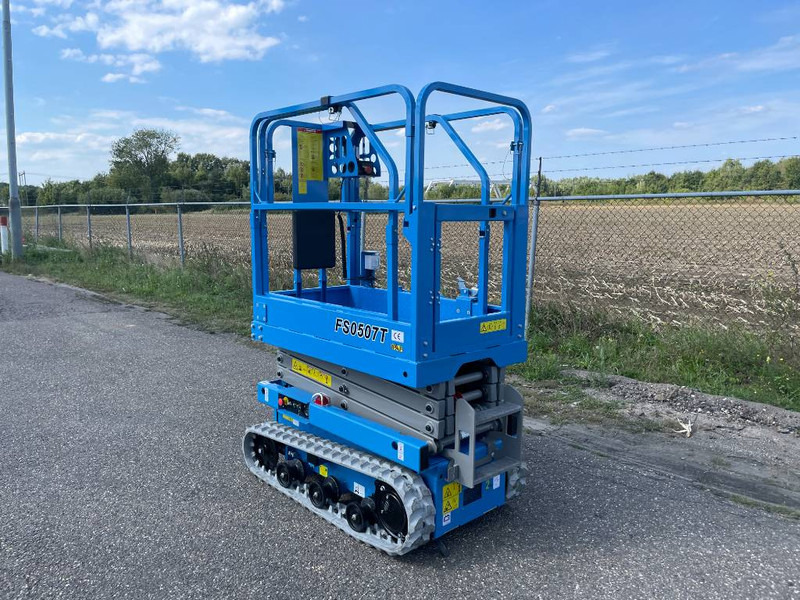 Fronteq FS0507T Tracked Scissor Lift | 2025 - Scissor lift: picture 3 Fronteq FS0507T Tracked Scissor Lift | 2025 - Scissor lift: picture 3