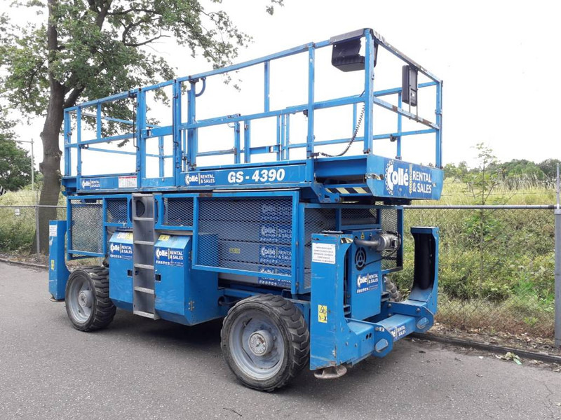 Genie GS 4390 RT | 2008 - Scissor lift: picture 2 Genie GS 4390 RT | 2008 - Scissor lift: picture 2