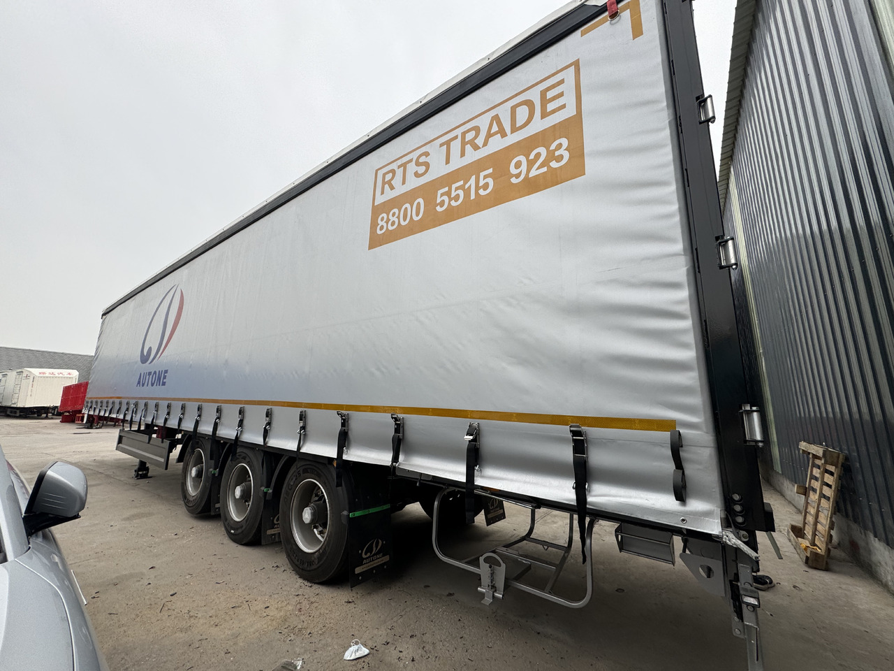 - Curtainsider semi-trailer: picture 2 - Curtainsider semi-trailer: picture 2