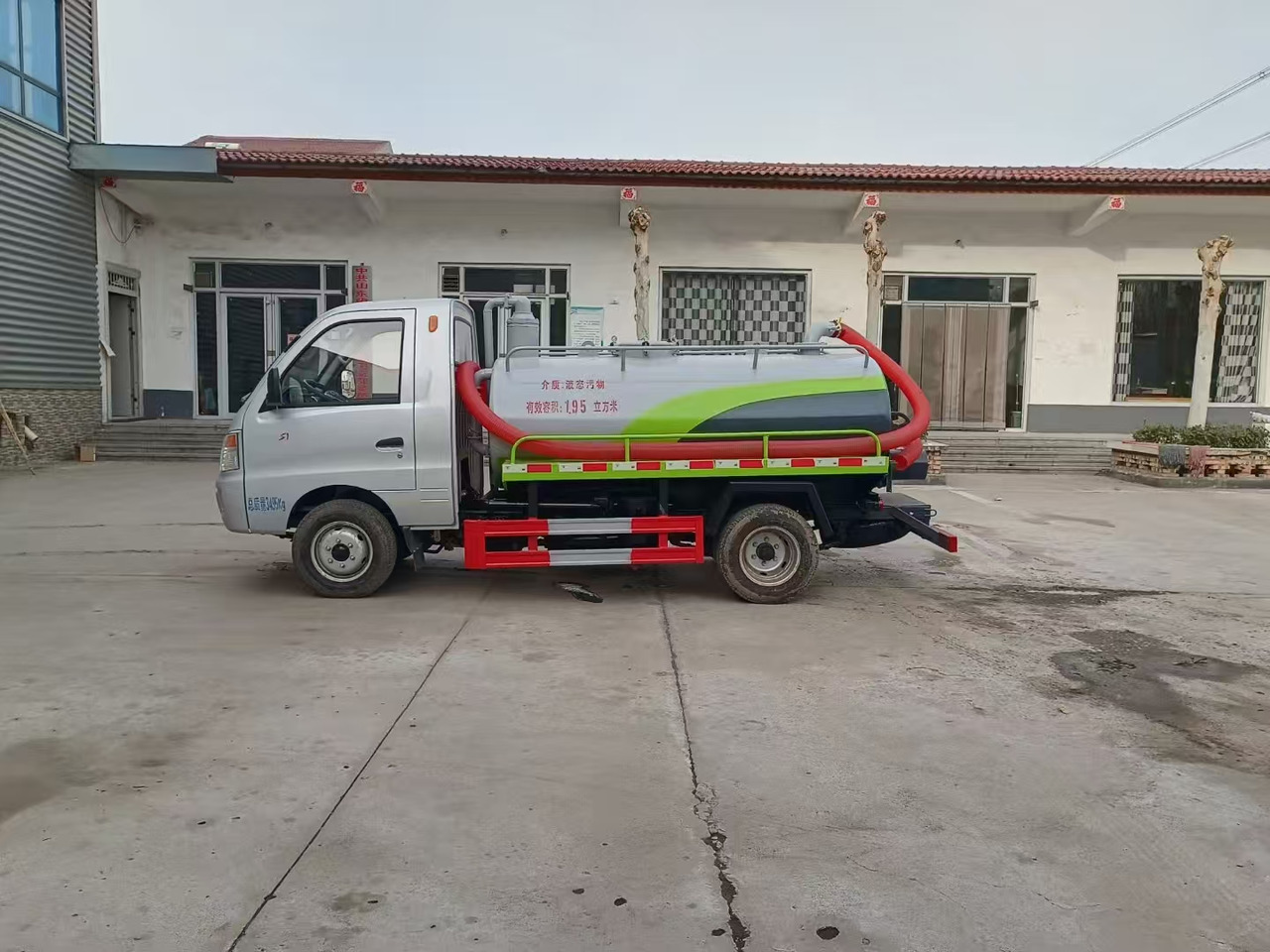 DAYUN  - Tank truck: picture 5 DAYUN  - Tank truck: picture 5