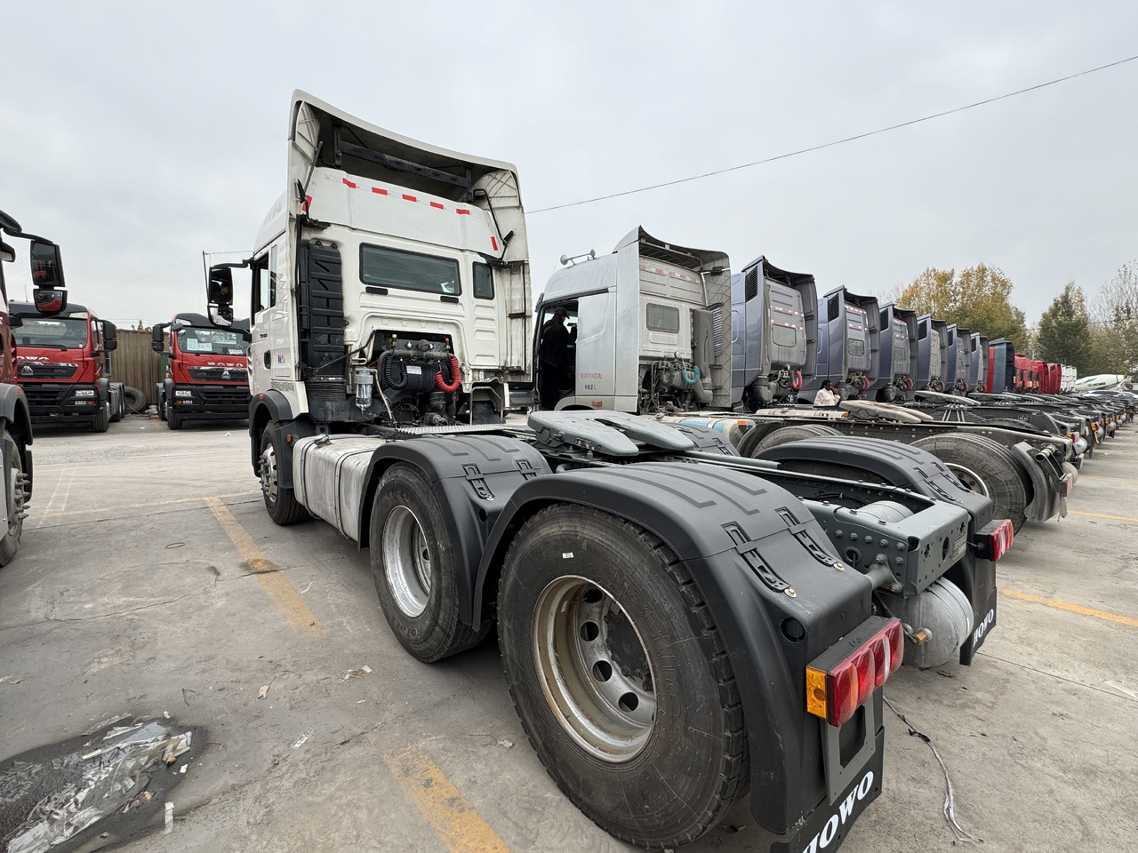 HOWO TRACTOR - Tractor unit: picture 3 HOWO TRACTOR - Tractor unit: picture 3