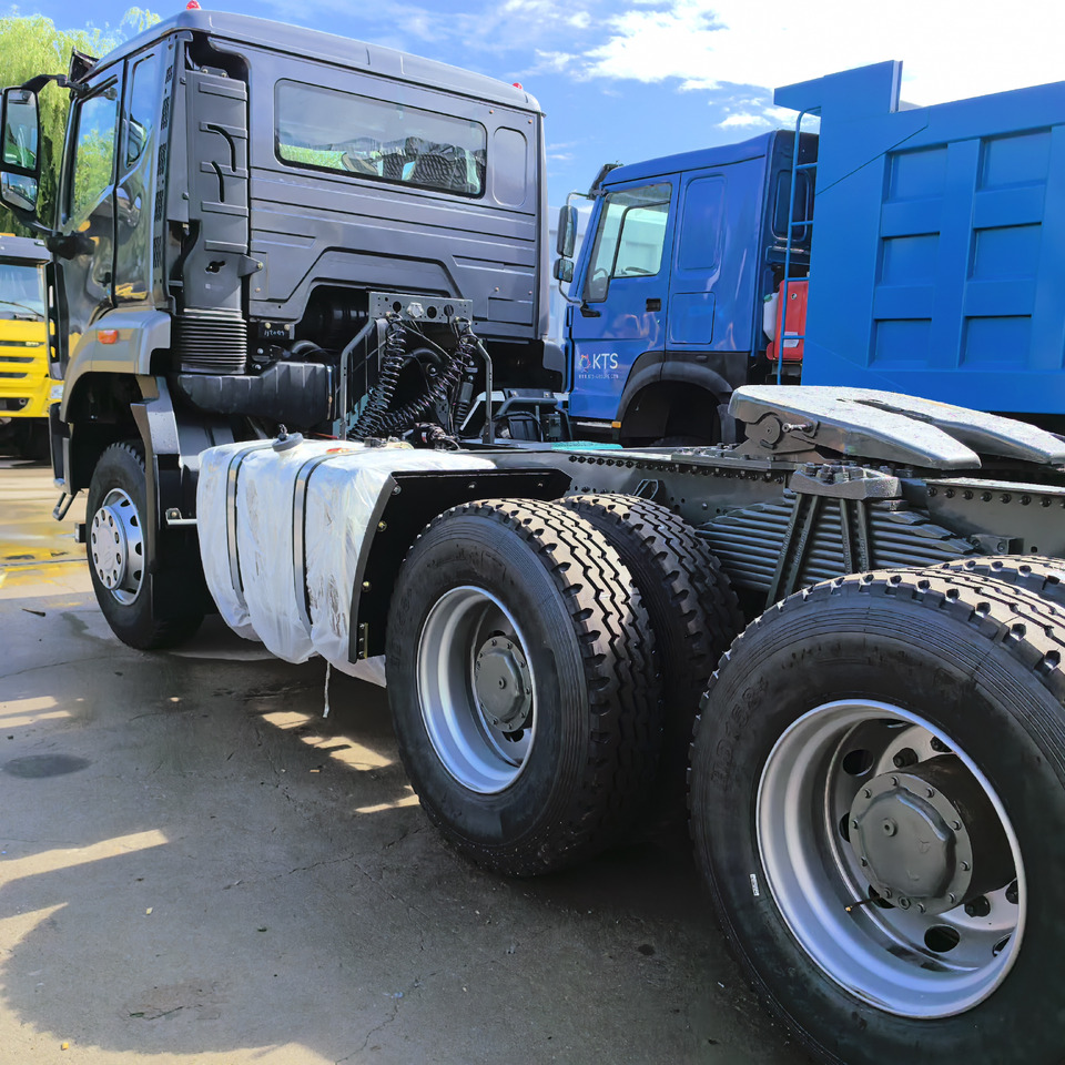 SINOTRUCK HOWO - Tractor unit: picture 4 SINOTRUCK HOWO - Tractor unit: picture 4