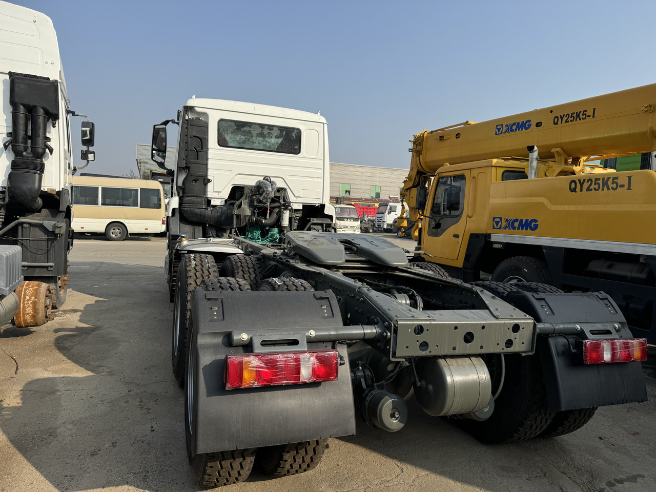 SINOTRUCK HOWO - Tractor unit: picture 4 SINOTRUCK HOWO - Tractor unit: picture 4