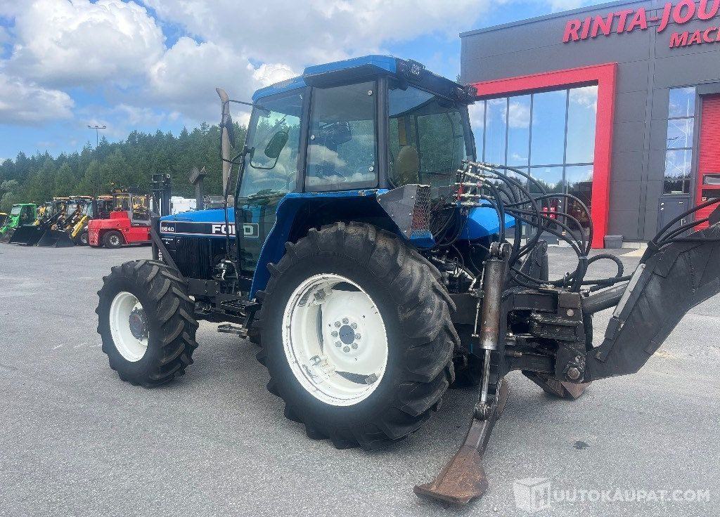 Ford 6640 SL / Kaivuulaite, 4 kauhaa, 1995, 10 052 h, Ilmajoki - Agricultural machinery: picture 3 Ford 6640 SL / Kaivuulaite, 4 kauhaa, 1995, 10 052 h, Ilmajoki - Agricultural machinery: picture 3
