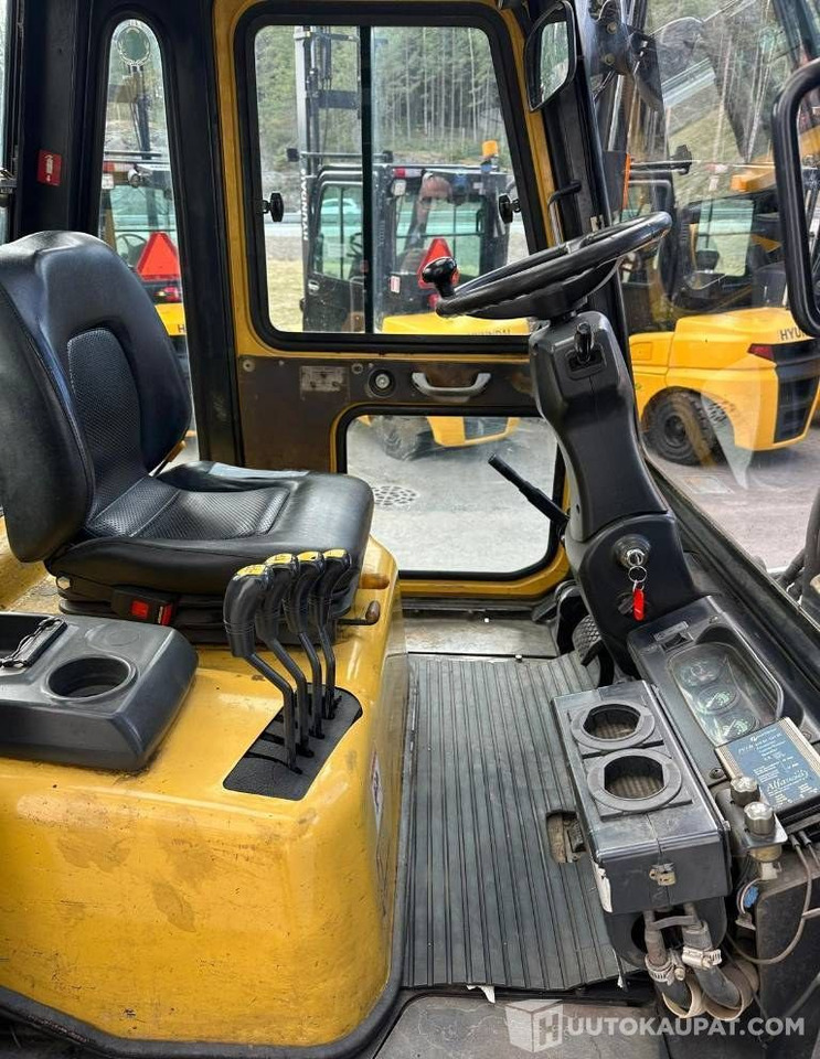 Daewoo D40SC-2, 2006, 11 000 h DieselTrukki, Lempäälä - Construction machinery: picture 5 Daewoo D40SC-2, 2006, 11 000 h DieselTrukki, Lempäälä - Construction machinery: picture 5