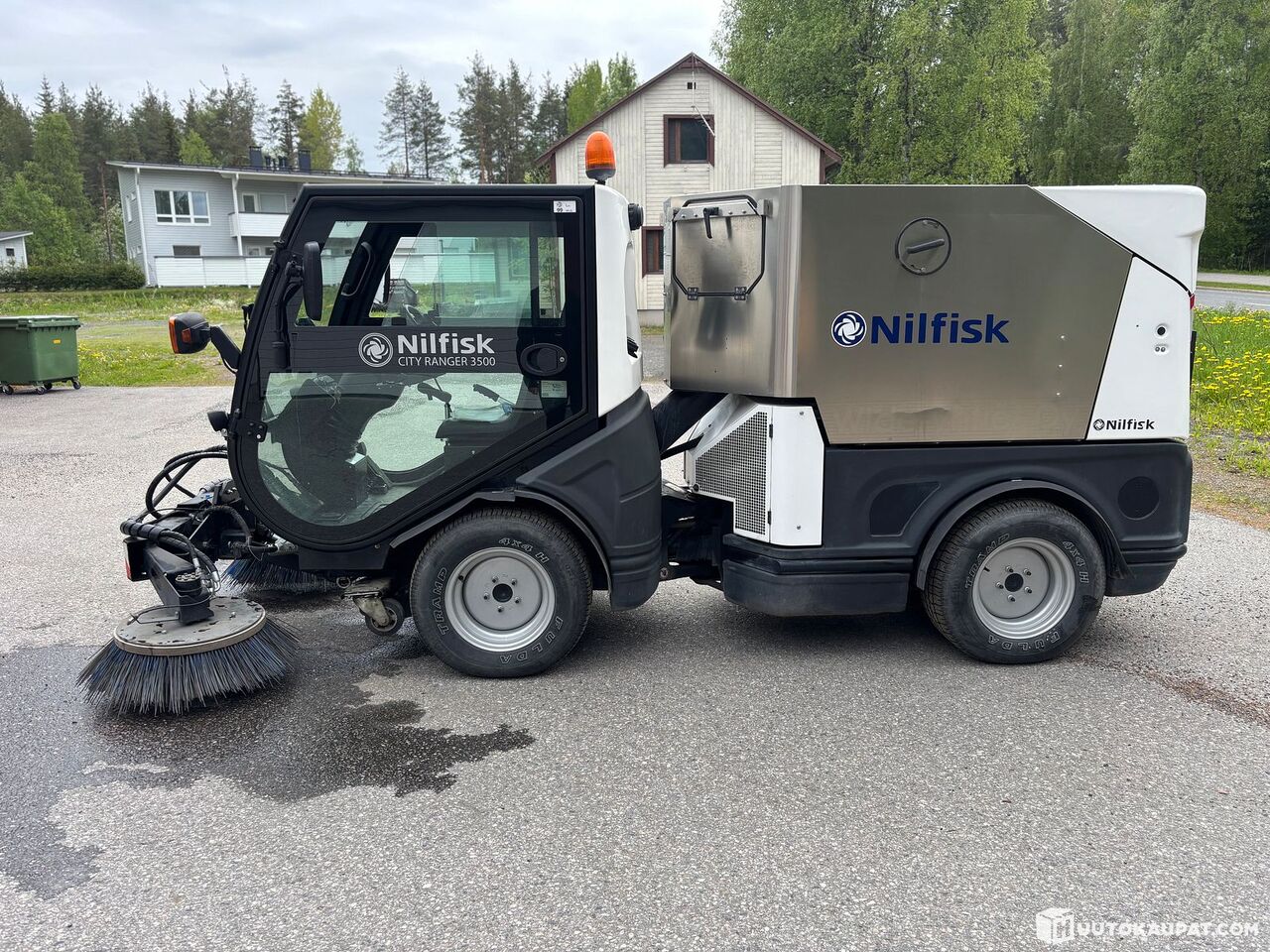 Nilfisk City Ranger 3500, 2014 + surface washer. Property maintenance / sweeper, Rovaniemi - Other machinery: picture 3 Nilfisk City Ranger 3500, 2014 + surface washer. Property maintenance / sweeper, Rovaniemi - Other machinery: picture 3