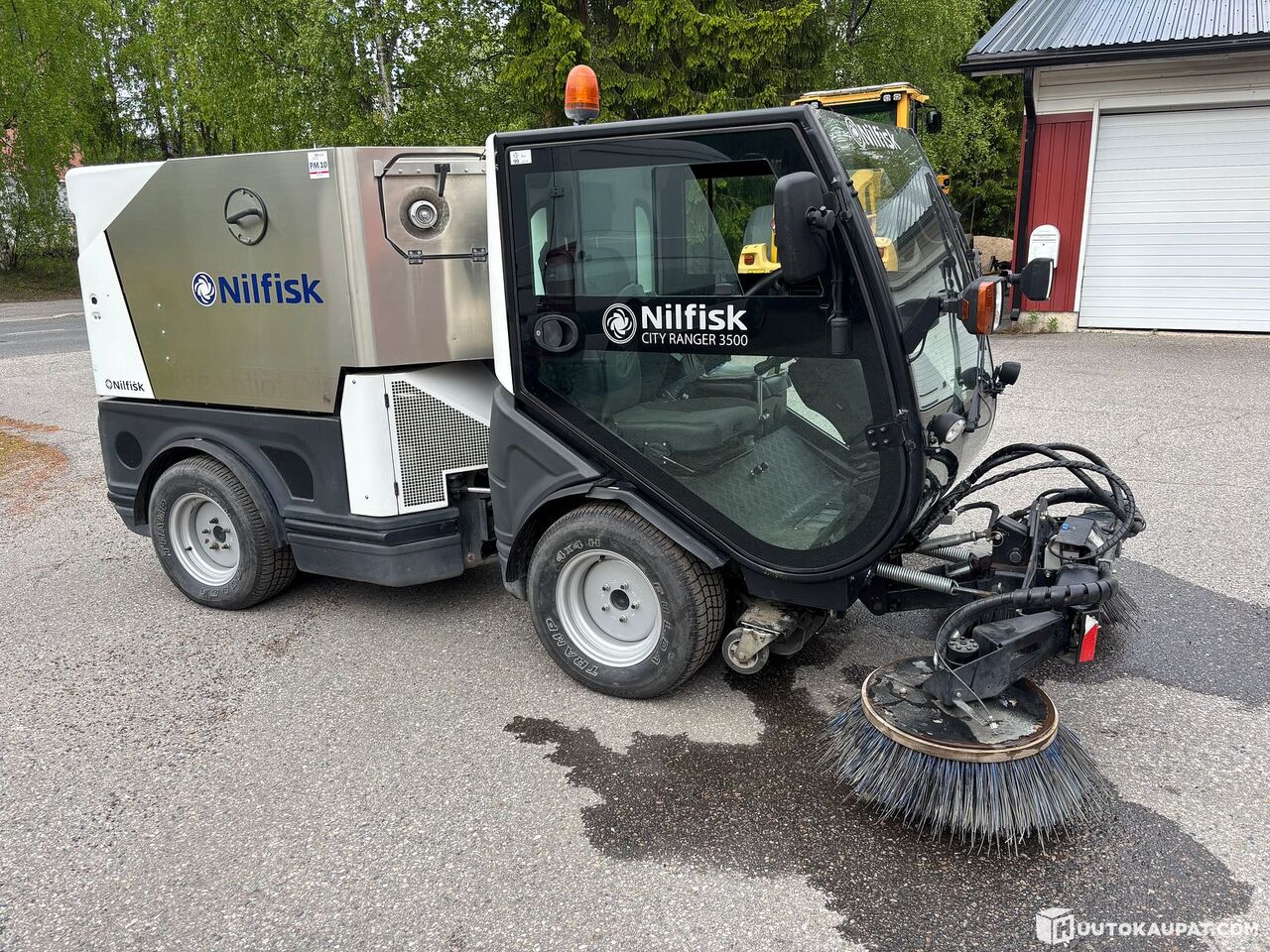 Nilfisk City Ranger 3500, 2014 + surface washer. Property maintenance / sweeper, Rovaniemi - Other machinery: picture 2 Nilfisk City Ranger 3500, 2014 + surface washer. Property maintenance / sweeper, Rovaniemi - Other machinery: picture 2