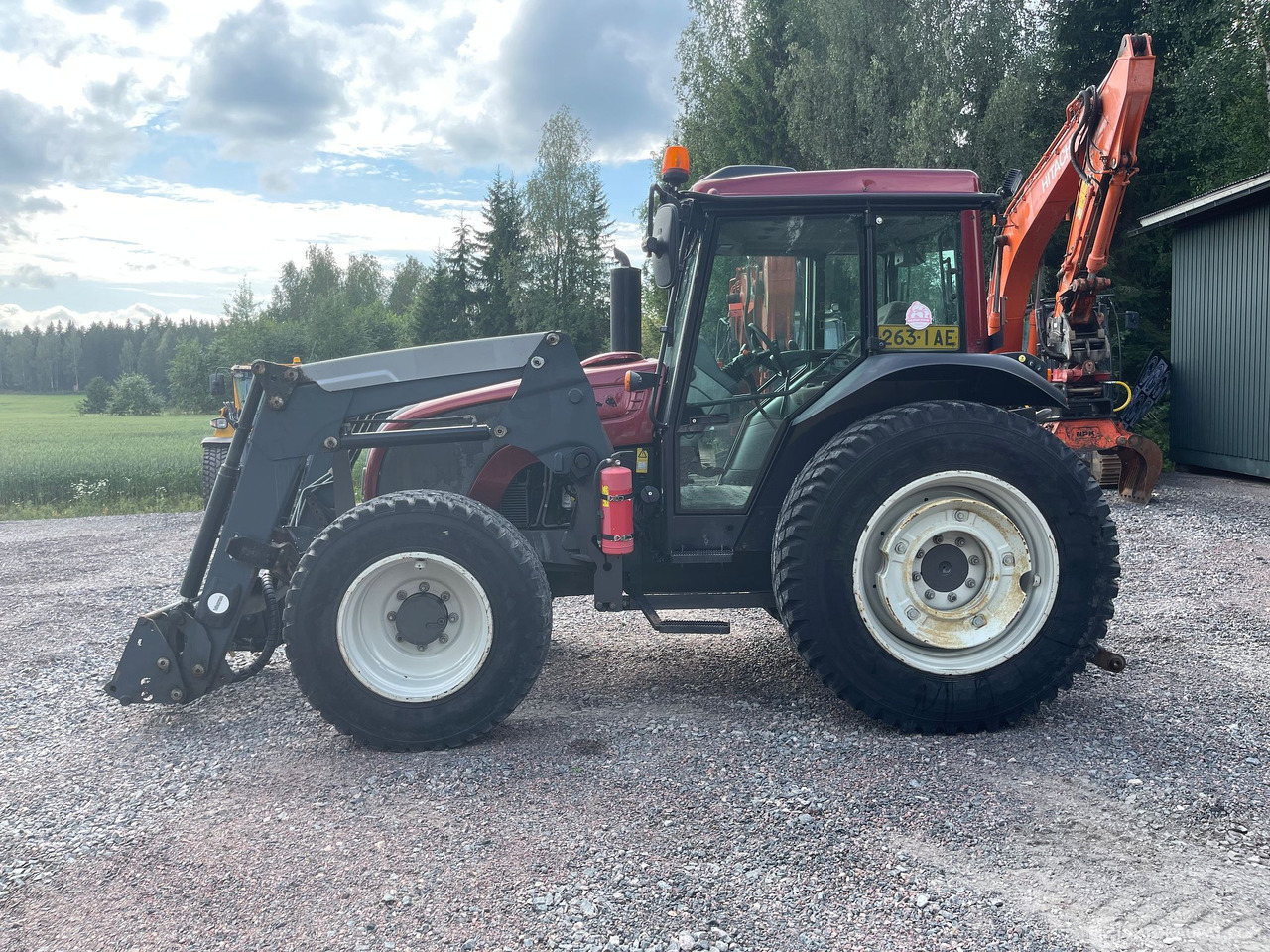 Valtra A 93 Unlimited, traktori kuormaajalla, 2016, Lohja - Farm tractor: picture 3 Valtra A 93 Unlimited, traktori kuormaajalla, 2016, Lohja - Farm tractor: picture 3