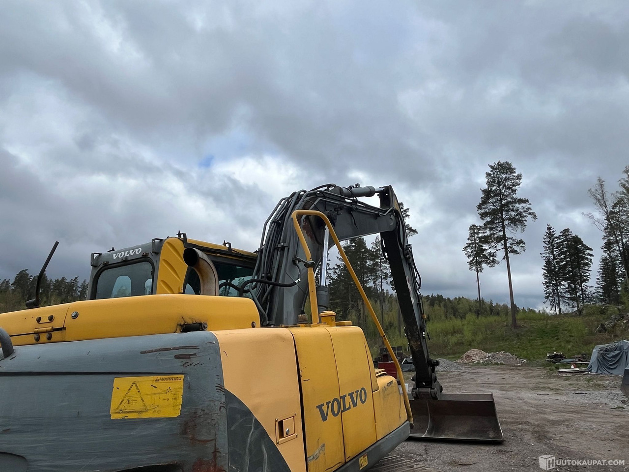 Volvo EC140B, kaivinkone, lähes uudet telat, 2002, Vihti - Crawler excavator: picture 4 Volvo EC140B, kaivinkone, lähes uudet telat, 2002, Vihti - Crawler excavator: picture 4