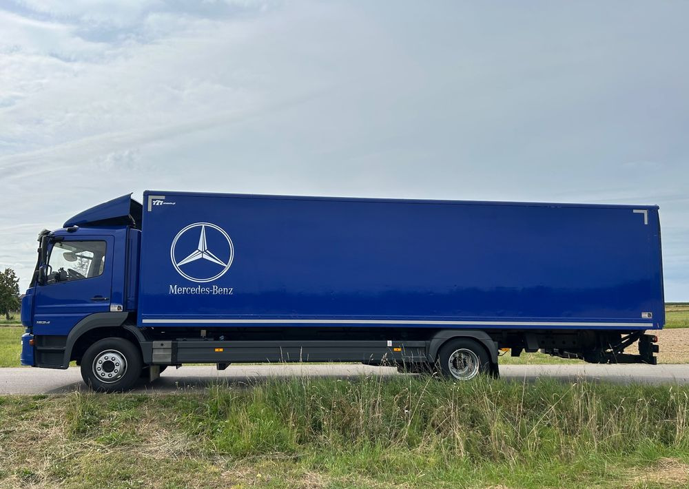 Mercedes-Benz Atego 1524 Z Niemiec 8.65m TOP 2018 Przód i tył na poduszkach 15t DMC / TOP STAN - Box truck: picture 4 Mercedes-Benz Atego 1524 Z Niemiec 8.65m TOP 2018 Przód i tył na poduszkach 15t DMC / TOP STAN - Box truck: picture 4