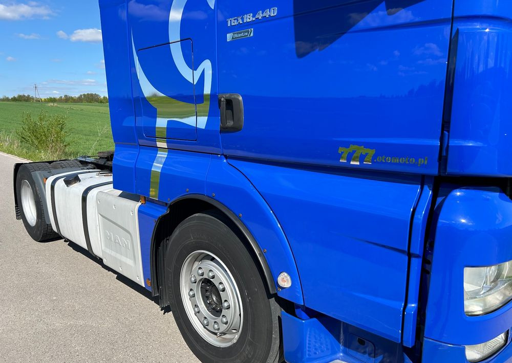 MAN TGS 18.440 NAUKA JAZDY ELKA AUTOMAT 4x2 STANDARD 315/70r22.5 SUPER STAN TGX 470 460 420 430 500 510 400 360 410 - Tractor unit: picture 3 MAN TGS 18.440 NAUKA JAZDY ELKA AUTOMAT 4x2 STANDARD 315/70r22.5 SUPER STAN TGX 470 460 420 430 500 510 400 360 410 - Tractor unit: picture 3