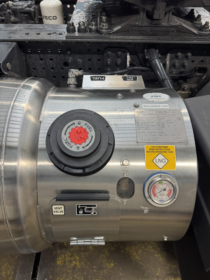 IVECO STRALIS HI-WAY S-WAY - Fuel tank: picture 3 IVECO STRALIS HI-WAY S-WAY - Fuel tank: picture 3